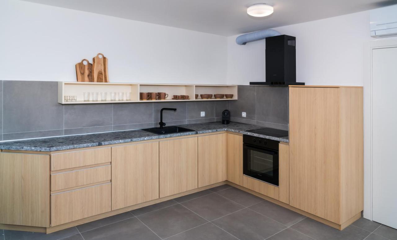 Rivus Apartments Омиш Экстерьер фото